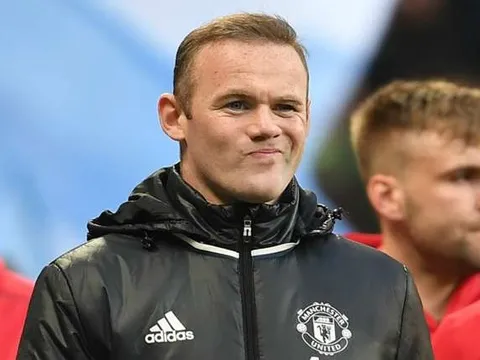 Rooney phải nhẫn nhịn nếu muốn ở lại Man Utd