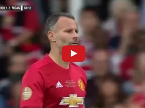 Ryan Giggs quá đẳng cấp trong trận đấu tri ân Carrick