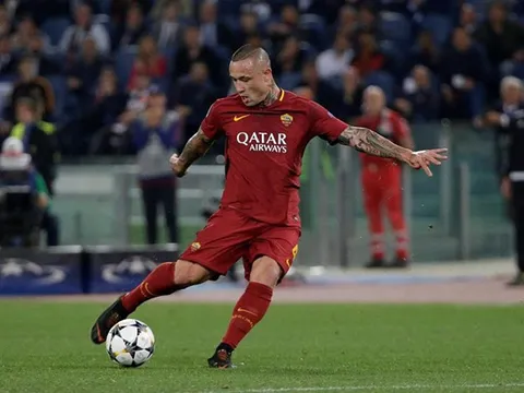 Lập cú đúp vào lưới Liverpool, Nainggolan bất ngờ 'sến súa' trên Instagram