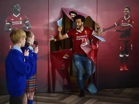 HLV Wenger vẫn tận tụy ở buổi tập cuối tại Arsenal