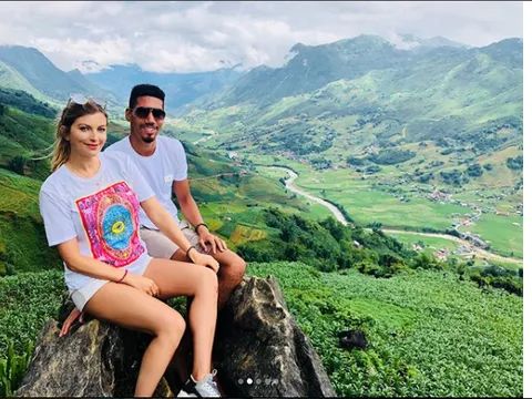 Đáng yêu quá đỗi với khoảnh khắc Chris Smalling học tiếng Việt