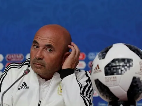 Maradona chỉ trích chiến thuật của Argentina