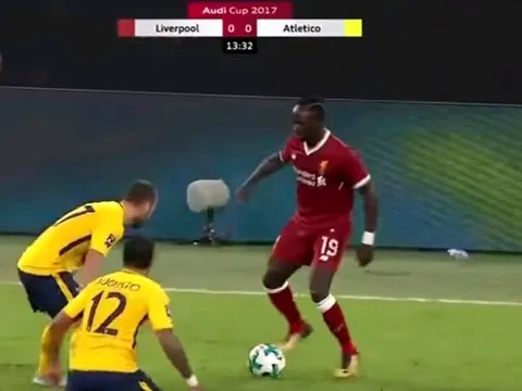 Sadio Mane liên tục làm khổ hàng thủ Atletico Madrid