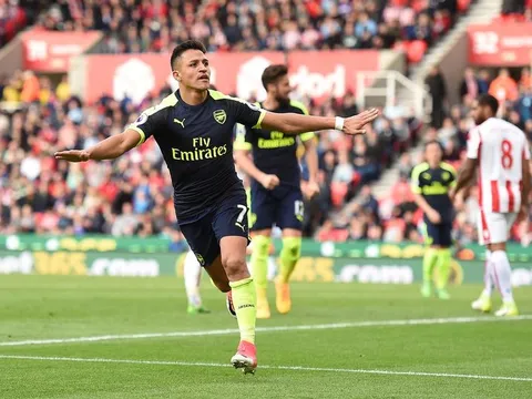Sanchez nén đau ghi bàn, Arsenal tiếp tục nuôi hi vọng top 4