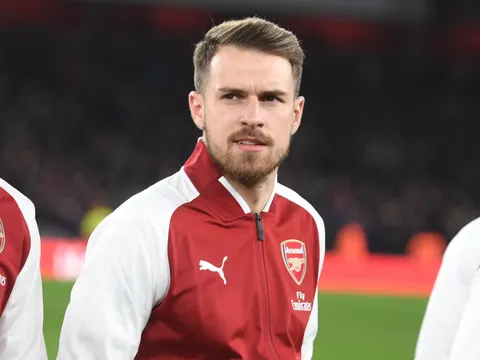 Hàng loạt sao Arsenal có thể phải ra đường vì... Ramsey?!