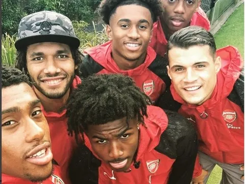 Sao Arsenal "ngơ ngác" trước vườn thú ở Sydney