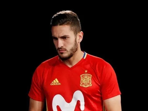 Sao Atletico bị dí súng vào đầu trước thềm derby Madrid