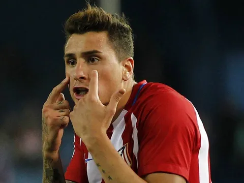 Sao Atletico thả thính, Liverpool và M.U mừng thầm