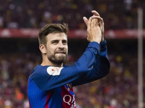 Sao Barca chúc mừng Cristiano Ronaldo sau chiến tích tại Kiev