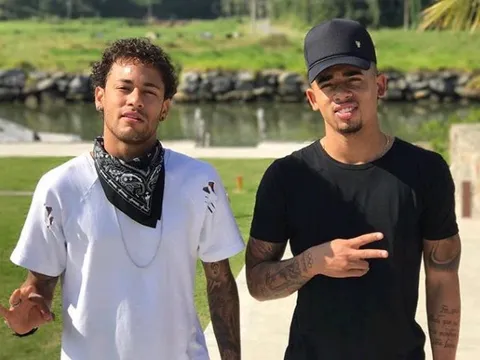 Sao Man City "thả thính" Neymar