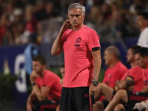 Sao Man United muốn ra đi, Mourinho nói gì?