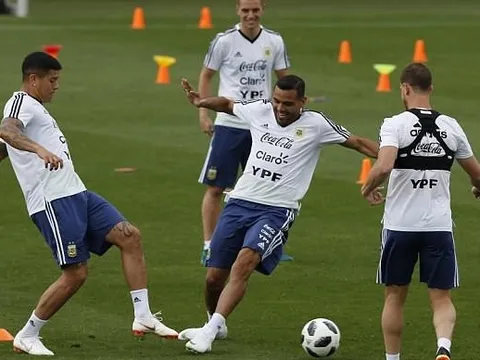 Sao Man Utd khiến đồng đội ở tuyển Argentina mệt bở hơi tai