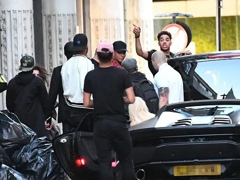 Sao Tottenham, Dele Alli "quẩy" xuyên màn đêm