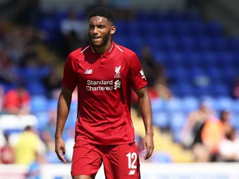 Sao trẻ dính chấn thương, Liverpool chỉ cón 1 trung vệ duy nhất