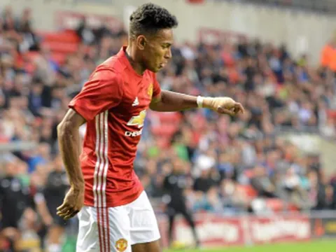 Sao trẻ M.U, Demetri Mitchell thể hiện ra sao vs LA Galaxy?