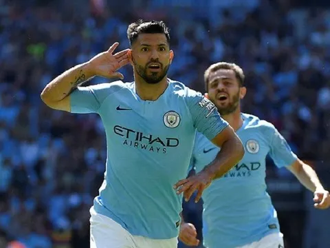 "Sarri-ball" phá sản, Chelsea tâm phục khẩu phục nhìn Man City ẵm "Khiên bạc"