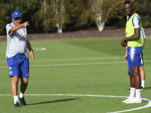 Sarri ép dàn sao Chelsea chạy và sút sau thất bại trước Man City
