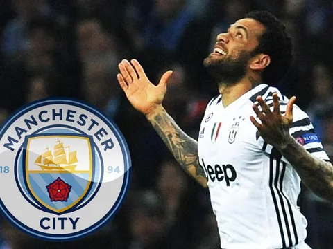 Sau Chelsea, Alves "lật nốt kèo" Man City?