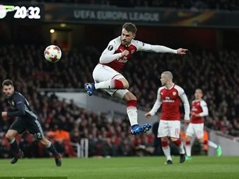 Sau Giroud lại có thêm người thích lập siêu phẩm ở Arsenal