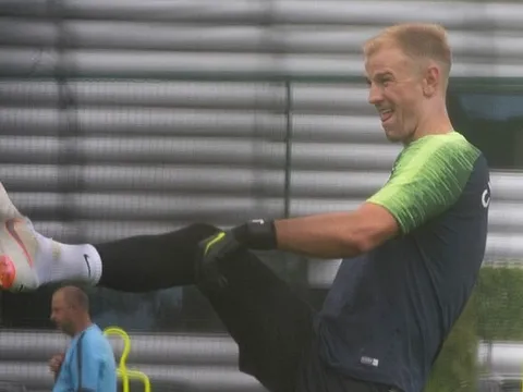 Sau tất cả, Joe Hart đã trở lại Man City