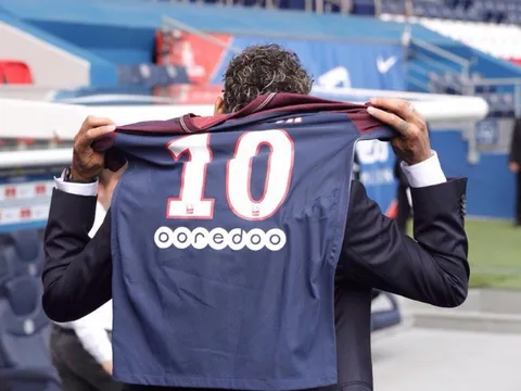 Sau tất cả, Neymar cuối cùng đã CHÍNH THỨC cầm áo PSG