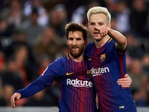 Sau thất bại gây sốc, Barca bị Man United rút ruột ngôi sao
