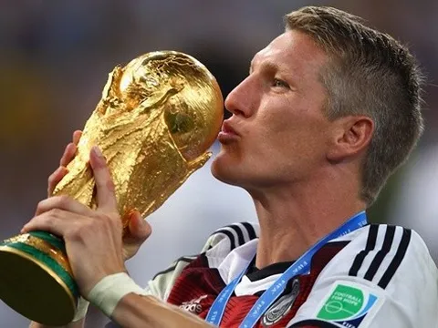 Schweinsteiger và những cú sút xa để đời