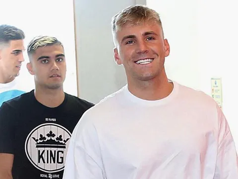 Jack Wilshere phản ứng bất ngờ với 'diện mạo mới' của Luke Shaw