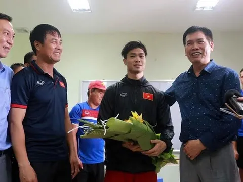 Công Phượng và U22 Việt Nam đón "vị khách" đặc biệt