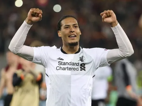 Bị Roma phàn nàn, trung vệ thép Liverpool lên tiếng phản pháo
