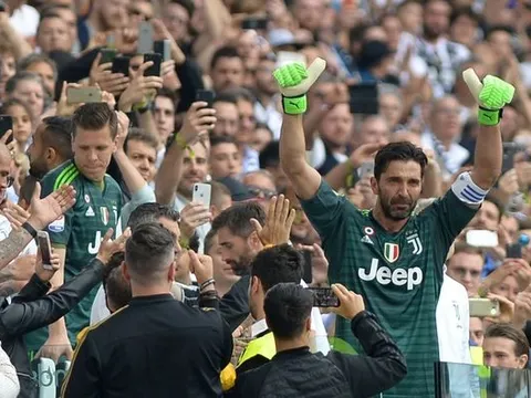 Những hình ảnh đầy cảm xúc của Buffon ở trận đấu cuối cùng trong màu áo Juventus: tạm biệt Gigi!