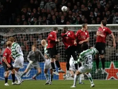 Shunsuke Nakamura: Kẻ ươm mầm sống từ những chấm đá phạt!