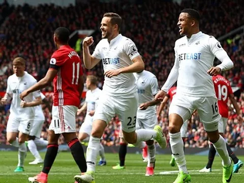 Sigurdsson có siêu phẩm, 'Vua hòa' lỡ cơ hội vào top 3