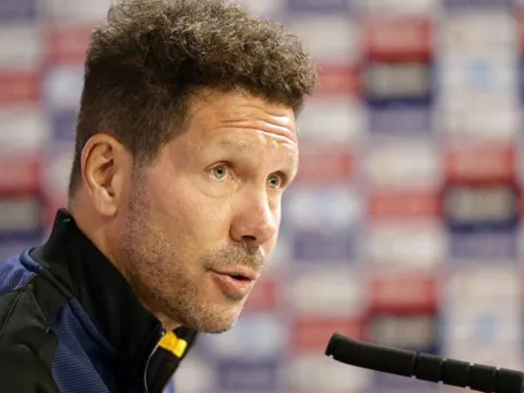 Simeone 'thách' Real chơi tấn công: Chỉ là khích tướng