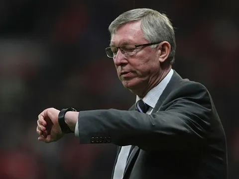Cầu thủ MU muốn tặng danh hiệu FA Cup cho Sir Alex