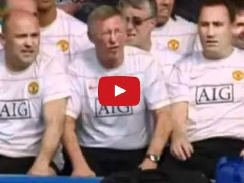 Sir Alex Ferguson bị trợ lý 'hù dọa' trên băng ghế chỉ đạo