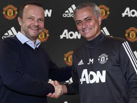 'Mourinho cần giải quyết mâu thuẫn với Ed Woodward'