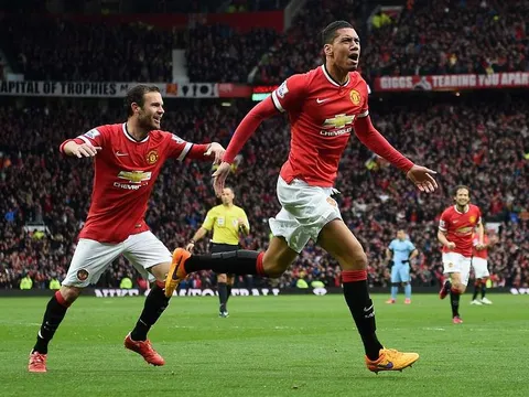 Smalling tự điền tên vào ĐH vĩ đại nhất lịch sử Man Utd
