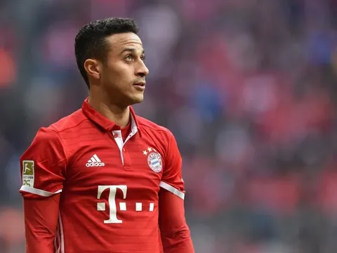 Sợ mất Thiago, lãnh đạo Bayern ra tay "chốt hạ"