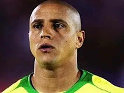 So về sức mạnh, 'kèo trái' nào hơn Roberto Carlos