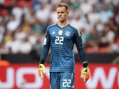 SỐC: Huyền thoại Oliver Kahn tuyên bố loại Neuer