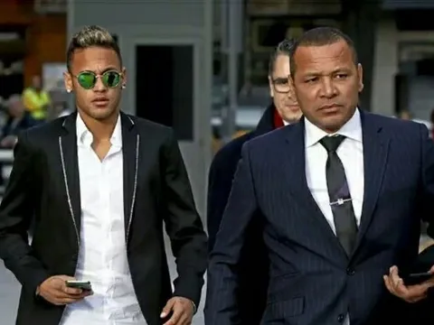 GÓC KHUẤT vụ Neymar: Cha Neymar đã "bòn rút" Barca thế nào?