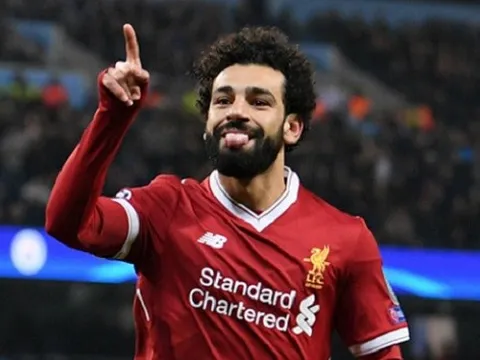 SỐC: Salah xếp trên Sanchez ở khoản "mất bóng"