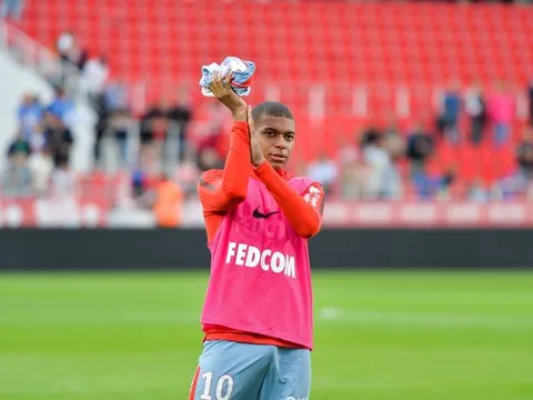 SỐC! Toàn đội Monaco được thông báo Mbappe sẽ đến PSG