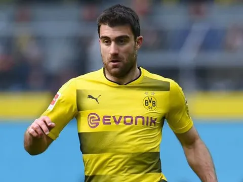 Arsenal nhắm sao Dortmund gia cố hàng thủ
