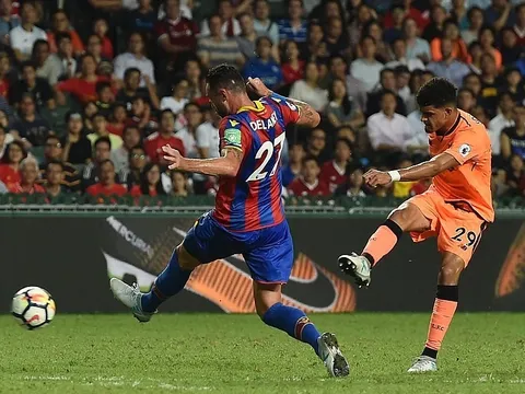 Solanke tỏa sáng đưa Liverpool vào chung kết với Leicester City