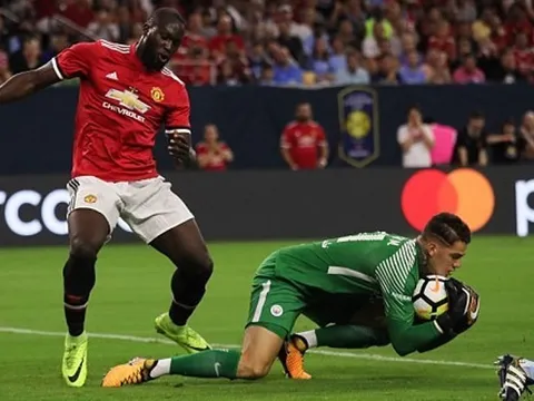 'Song sát' lập công, Man Utd thắng dễ Man City trên đất Mỹ