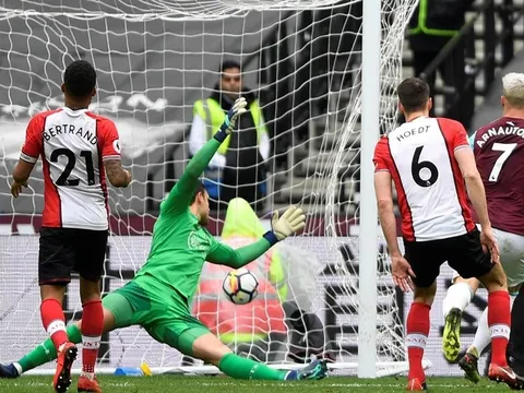 Góc nhìn Premier League: Một cuộc chiến lạ lùng!