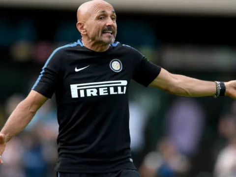 Spalletti toát mồ hồi trong trận đầu tiên dẫn dắt Inter
