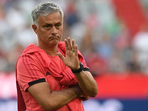 XÁC NHẬN: Mourinho lên tiếng về khả năng nổ "bom tấn" của Man Utd